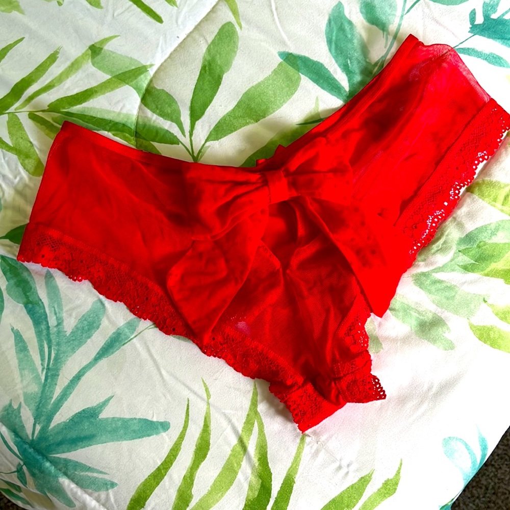 VS red lingerie with bow